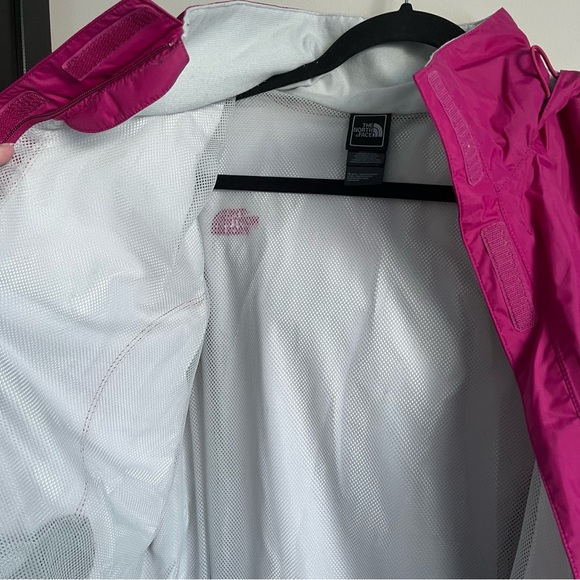 The North Face rain jacket windbreaker - Picture 3 of 4